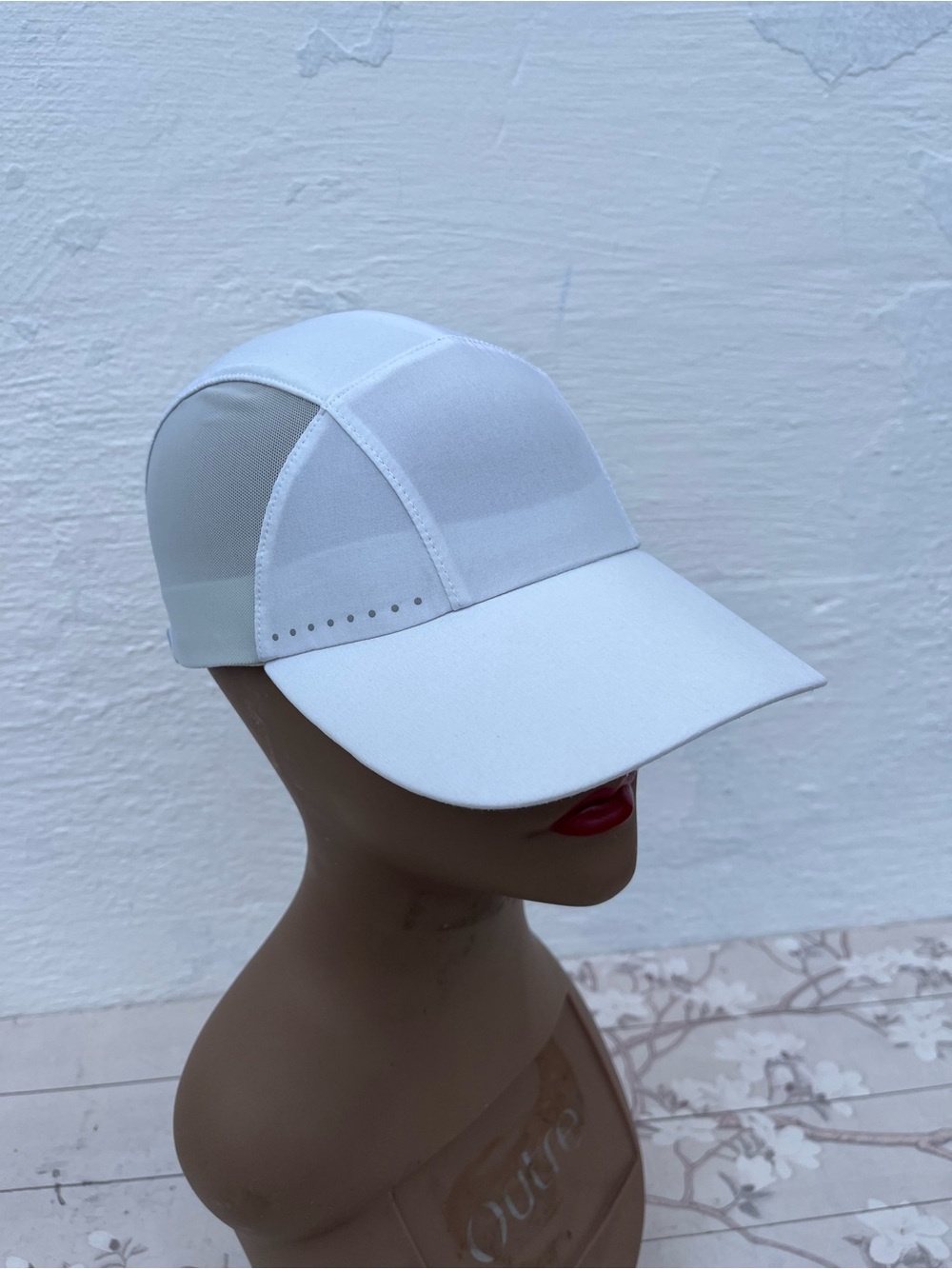 lululemon athletica White Performance Running Cap - Picture 2 of 6